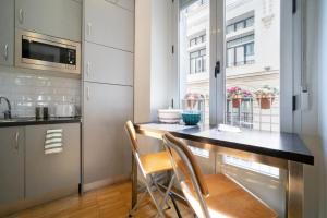 Zdjęcie z galerii obiektu Apartamentos Moratín Las Letras w Madrycie