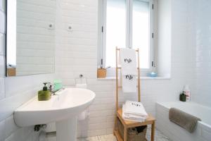 Zdjęcie z galerii obiektu Apartamentos Moratín Las Letras w Madrycie