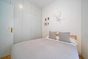 Zdjęcie z galerii obiektu Apartamentos Moratín Las Letras w Madrycie