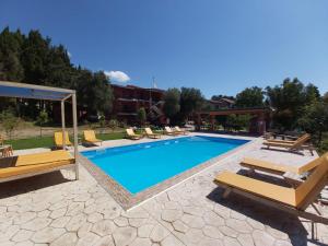 Bazén v ubytování Ilias Apartments nebo v jeho okolí
