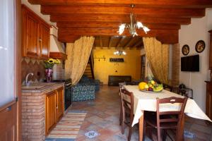 A kitchen or kitchenette at Casa Vacanze 4 Pileri