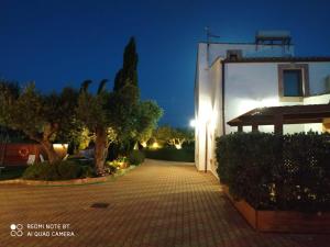 A garden outside Casa Vacanze 4 Pileri