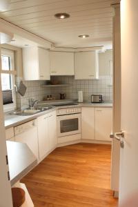 Η κουζίνα ή μικρή κουζίνα στο Ferienhaus Pape Gleidorf +17 φωτογραφίες