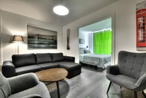 Gallery image of 100 METERS to SUBWAY - Montcalm condos in Montreal