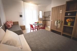 Kuchyň nebo kuchyňský kout v ubytování Hotel Residence Vallecorsa + 37 fotografií