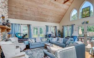 Gallery image of West Tisbury Inn in West Tisbury