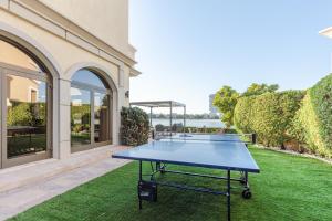 Gallery image of Stella Stays Exceptional 4 BDR Palm Villa Beach Private Pool in Dubai