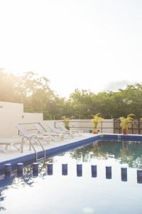 Bazén v ubytování hotel isla Bonita nebo v jeho okolí