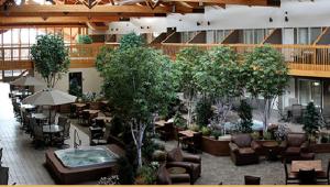 C'mon Inn & Suites Fargo tesisinde bir restoran veya yemek mekanı