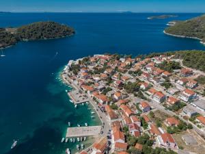 Afbeelding uit fotogalerij van MALOA One bedroom apartment in Smokvica +10 foto's