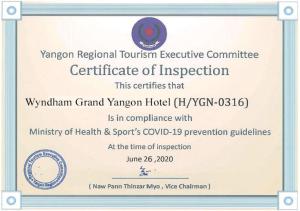 un certificado de investigación se ajusta al certificado del comité ejecutivo de turismo regional de Vancouver en Wyndham Grand Yangon, en Yangón