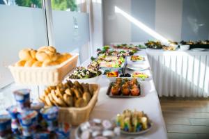 Jedzenie w pensjonacie lub w pobliżu