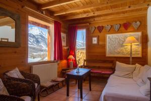 Posezení v ubytování Les Elfes Hameau des Chazals Nevache Hautes Alpes