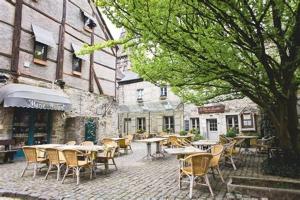 Το κτήριο όπου στεγάζεται  το διαμέρισμα