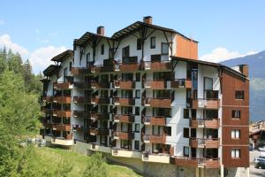 Nespecifikovaný výhled na hory nebo výhled na hory při pohledu z aparthotelu