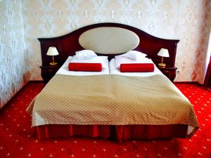 Posteľ alebo postele v izbe v ubytovaní Hotel Zamek Królewski w Rydzynie