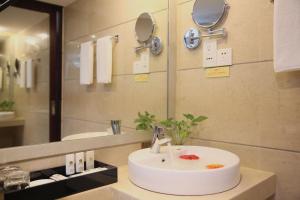 Gallery image of Shenzhen Best Western Felicity Hotel, Luohu Railway Station in Shenzhen