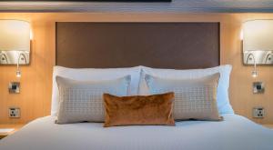 Ліжко або ліжка в номері Clayton Hotel Limerick