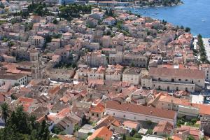 Výhľad na mesto Hvar alebo výhľad na mesto priamo z apartmánu