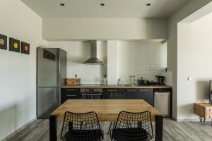 Кухня или мини-кухня в Villa Achilleas
