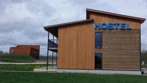 The building in which a hosteleket is located