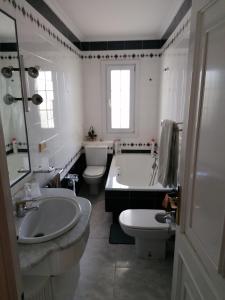 Kylpyhuone majoituspaikassa Atico