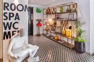 Posezení v ubytování Jacob Shenkin Hotel