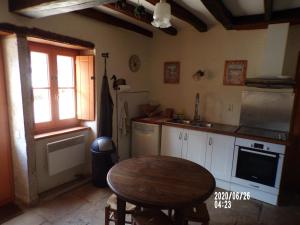 Dapur atau dapur kecil di maison authentique 2 à 8 personnes