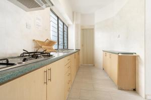 Dapur atau dapur kecil di Pantai Seaview Resort Batu Ferringhi 1801 - 3 Rooms