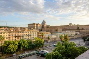 Nespecifikovaný výhled na destinaci Řím nebo výhled na město při pohledu z bed and breakfast