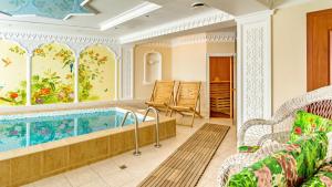 a room with a hot tub in a house at Villa Bonne Maison in Alushta