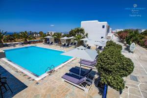 Bazén v ubytovaní Aeolos Resort alebo v jeho blízkosti