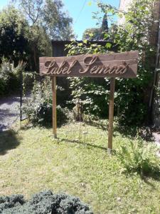Ein Garten an der Unterkunft Label Semois Gite rural 3 épis