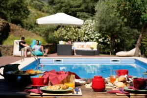 Bazén v ubytování Quinta de S. Jose - Turismo Rural nebo v jeho okolí