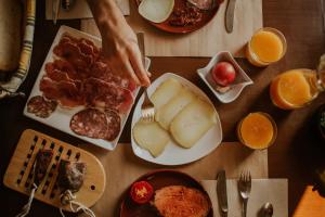 Comida en o cerca of this country house