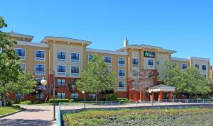 アラメダにあるExtended Stay America Premier Suites - Oakland - Alamedaの外観