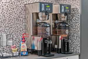 Coffee and tea making facilities at Extended Stay America Premier Suites - Oakland - Alameda