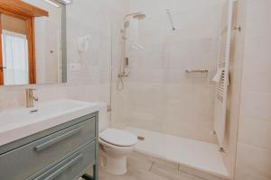Un baño de Casa Etxalde