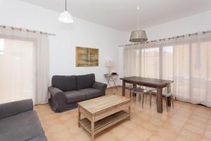 Зона вітальні в Anahi Homes Corralejo - Villa Brezo 1