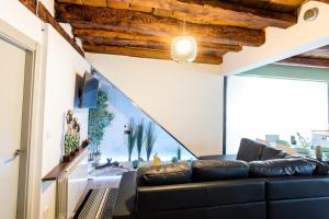 A seating area at 3 Lienzos