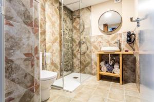 A bathroom at 3 Lienzos