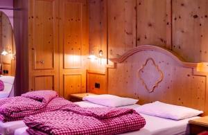 Postel nebo postele na pokoji v ubytování Albergo Centrale