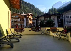 Nespecifikovaný výhled na hory nebo výhled na hory při pohledu z hotelu