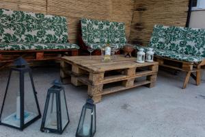 A seating area at 3 Lienzos