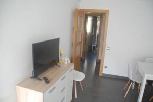 โทรทัศน์และ/หรือระบบความบันเทิงของ Apartament Formentor - Salou