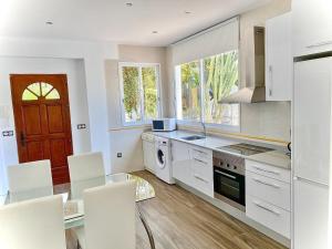 Kuchyň nebo kuchyňský kout v ubytování Apartamento en el centro del Albir
