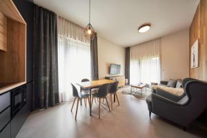 Sjónvarps- og/eða afþreyingartæki á Aparthotel Svatý Vavřinec
