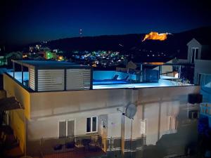 Nespecifikovaný výhled na hory nebo výhled na hory při pohledu z apartmánu