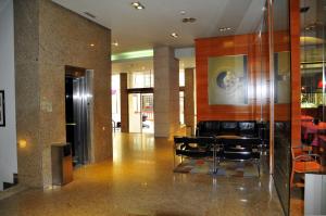 A seating area at Zenit Dos Infantas