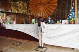 Gostje med bivanjem v nastanitvi Luminor Hotel Airport Sidoarjo By WH , Best Choice and Strategic Location with a Rooftop area in Town